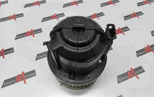 LR066917 LAND ROVER Мотор вентилятора печки (отопителя салона) купить в Ровно