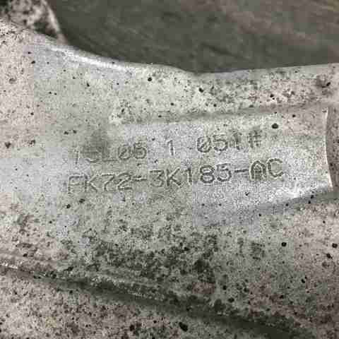 LAND ROVER LR072598 Цапфа (поворотный кулак) передний правый в наличии Ужгород