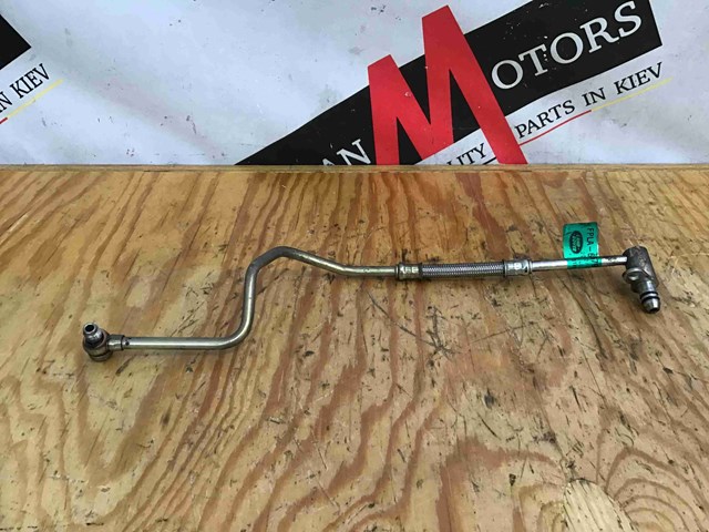 Подача масляная труба LR072615 LAND ROVER