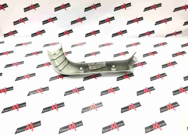 Обшивка-облицовка задней двери LR076670 LAND ROVER