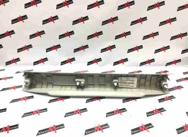 Обивка двери задка кузова LR077095 LAND ROVER