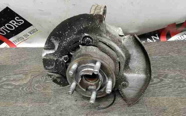 LAND ROVER LR077914 Цапфа передняя правая в наличии Киев