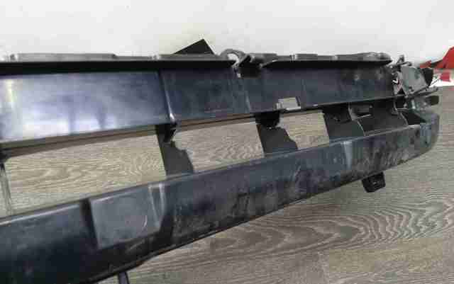 LAND ROVER LR084612 Кронштейн бампера переднего центральный в наличии Львов