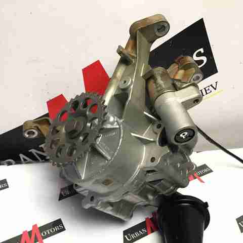 LR087668 LAND ROVER Масляный насос купить в Днепр