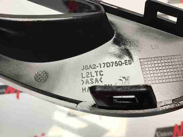 Окантовка противотуманки LR094993 LAND ROVER