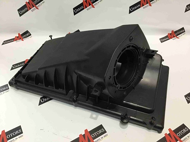 Корпус воздушного фильтра, правый LR095789 LAND ROVER