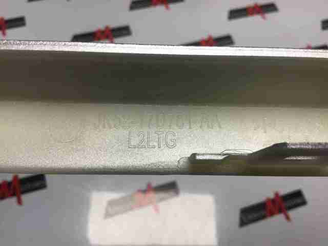 LR098541 LAND ROVER Молдинг бампера переднего левый купить в Киев