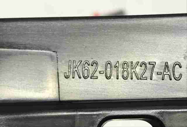 LAND ROVER LR099300 Решетка бампера переднего правая в наличии Ирпень