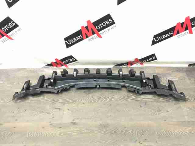 Кронштейн бампера переднего, центральный LR099388 LAND ROVER