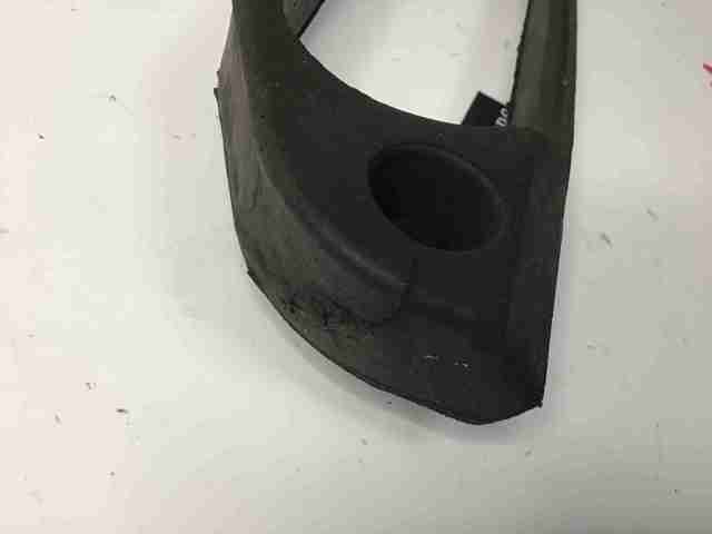 LR111065 LAND ROVER Уплотнитель капота купить в Черкассы