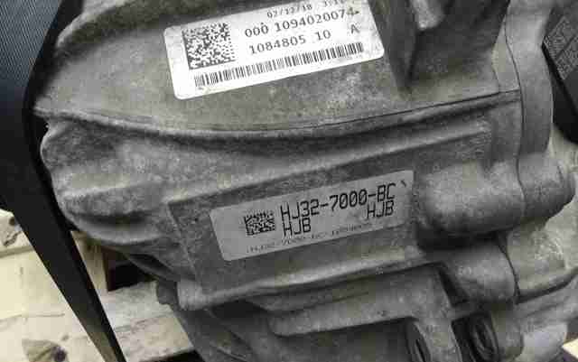 LAND ROVER LR112526 в наличии Ровно