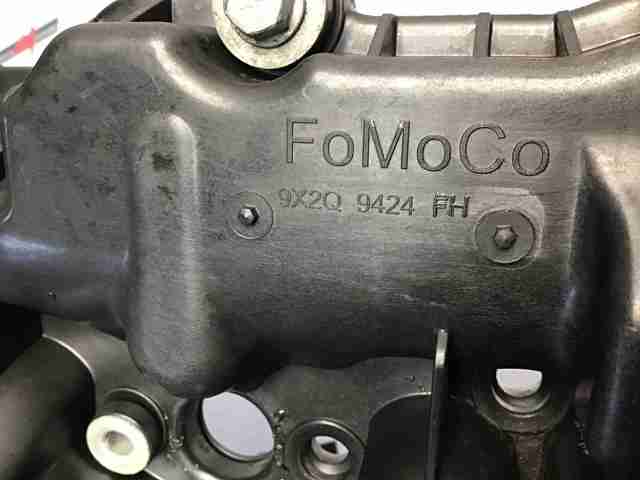 LAND ROVER LR116732 Крышка клапанная правая в наличии Винница