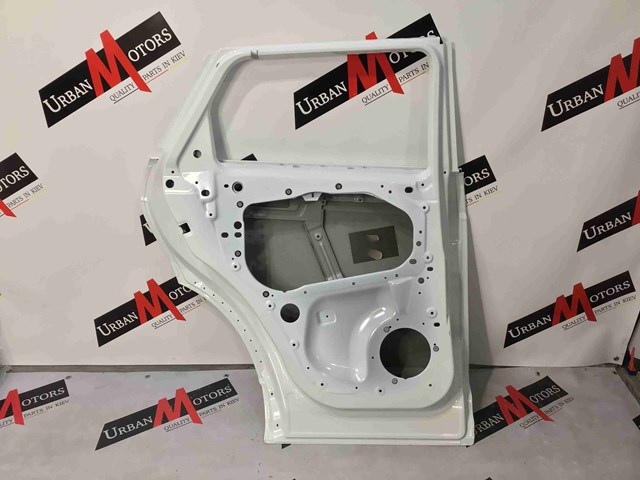 Дверь пассажирская задняя левая LR117204 LAND ROVER