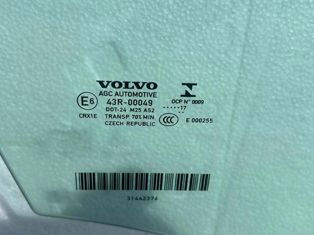 VOLVO 32244797 Стекло двери передней левой в наличии Ровно