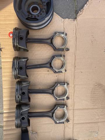 Поршень в сборе 1406769 FORD