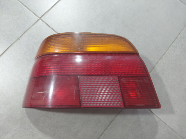Задний левый стоп 63218363557 BMW
