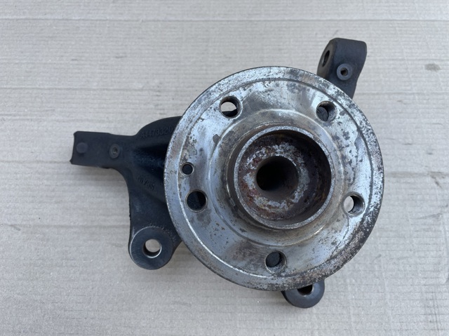 MERCEDES A4473320501 Цапфа (поворотный кулак) передний левый в наличии Чернигов