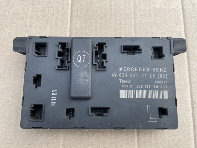 Блок комфорта передней двери 6398200126 MERCEDES