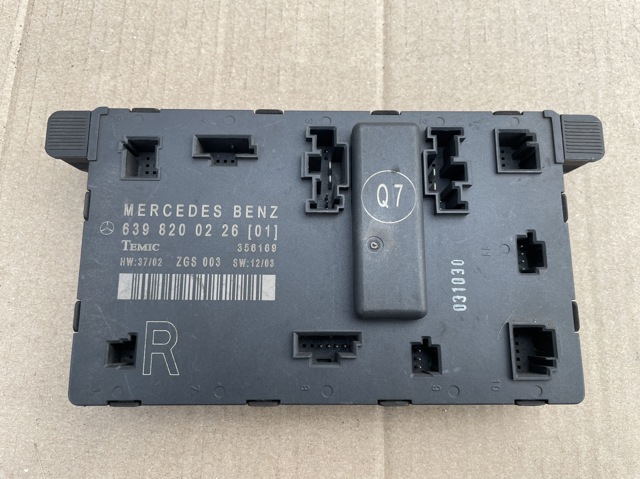 Блок комфорта передней двери 6398200226 MERCEDES