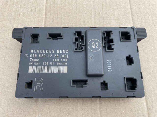 Блок комфорта передней двери 6398201226 MERCEDES