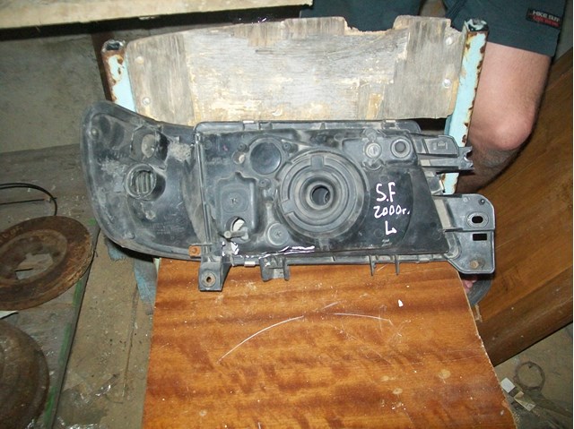 Поворотник правый 84101FC041 SUBARU
