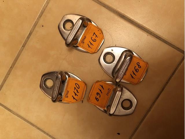 3C0837033 Петля-зацеп (ответная часть) замка двери задней купить Одесса