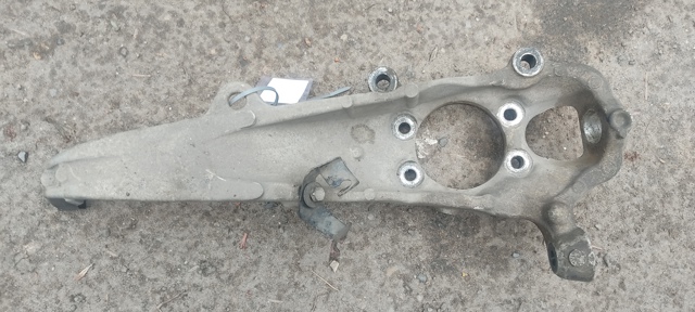 Цапфа поворотного кулака 400154GA0A NISSAN