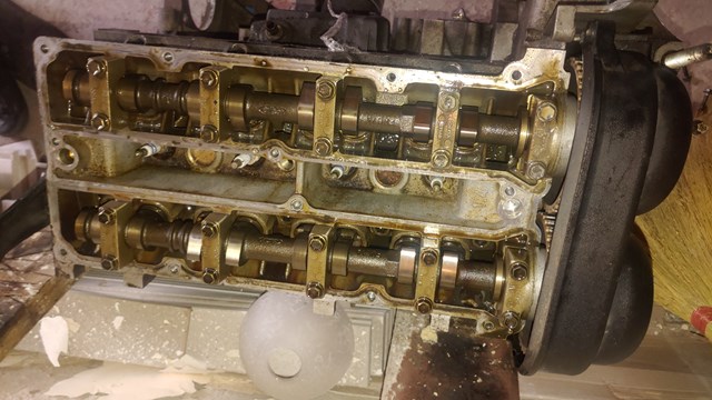 Звездочка привода распредвала двигателя 1072122 FORD