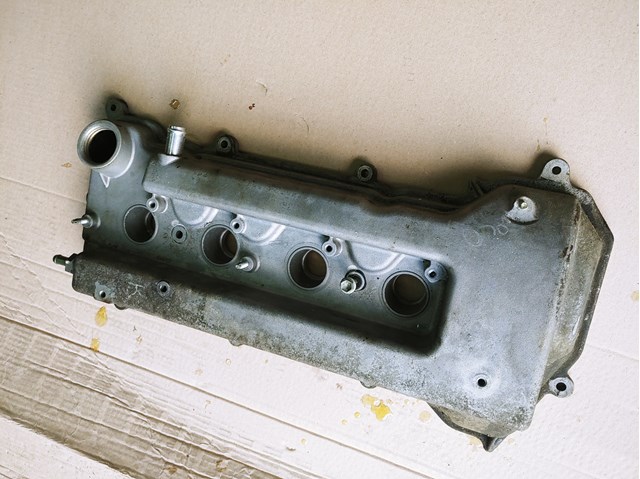 Крышка клапанная 1120122060 TOYOTA