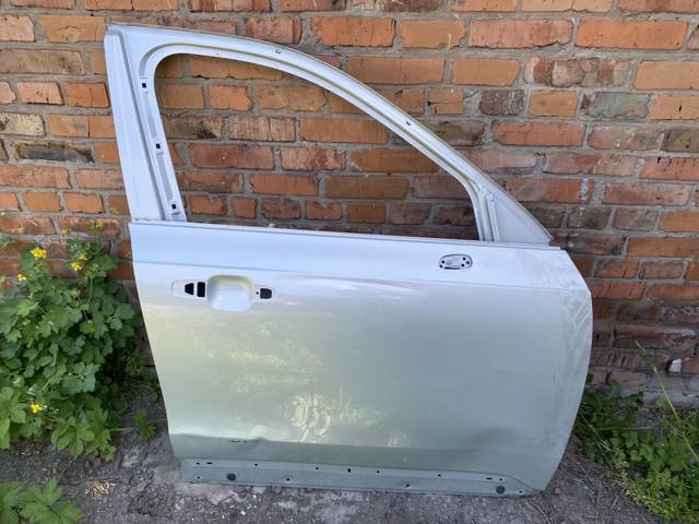 Пассажирская передняя дверь 31698771 VOLVO