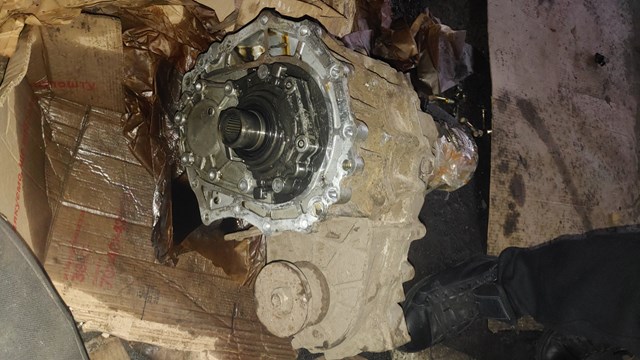 Коробка раздаточная (раздатка) 33100VK400 NISSAN