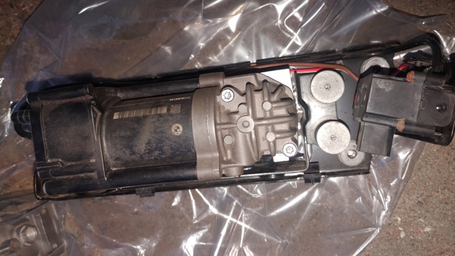 Компрессор подкачки амортизаторов 37206789450 BMW
