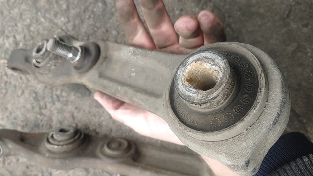 2113308207 MERCEDES Нижний рычаг купить в Черкассы