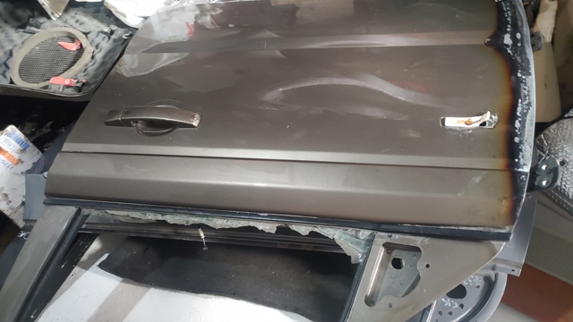 Передняя левая дверь LR016465 LAND ROVER