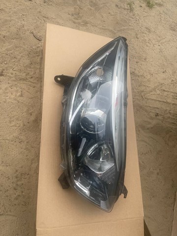 RENAULT 260102734R Фара правая в наличии Львов