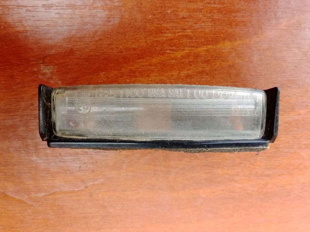 Фонарь освещения номерного знака 81270AA020 TOYOTA