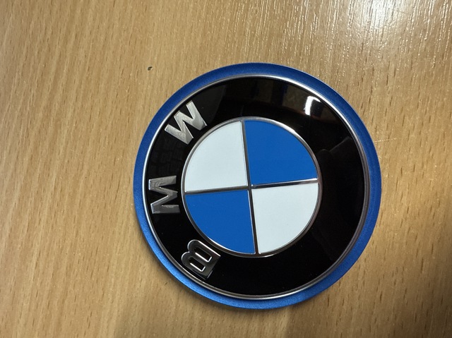 51149477402 BMW Эмблема капота купить в Павлоград