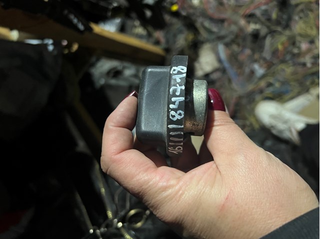 Пробка топливного бака 16111184718 BMW
