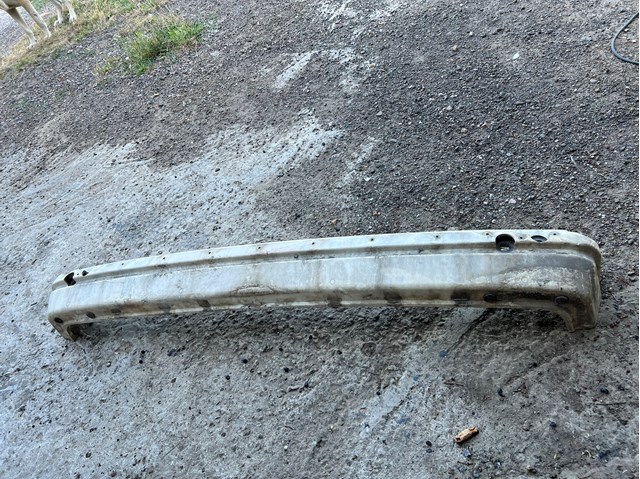 Буфер бампера заднего 51121944182 BMW