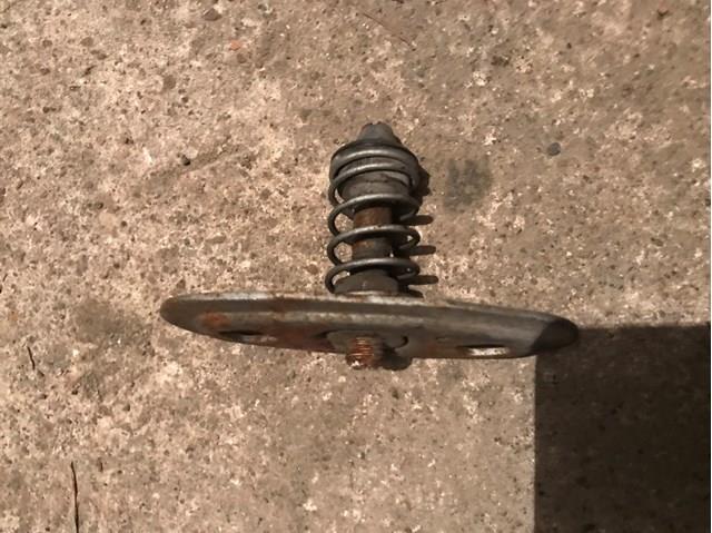 Замок капота BMW 5