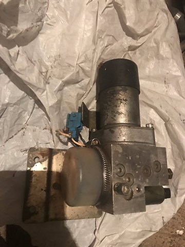 Насос автоматического закрывания задней 5-й двери 51247137999 BMW