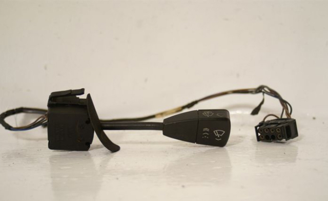 Подрулевой правый переключатель  61318350697 BMW