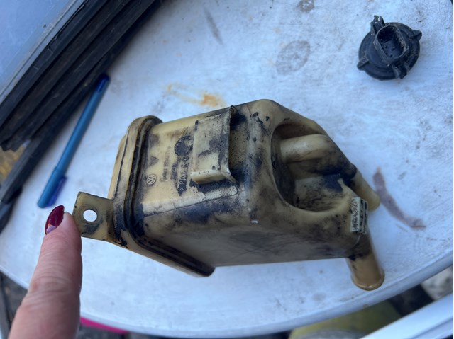 Бачок насоса гидроусилителя руля 7L5422371 VAG