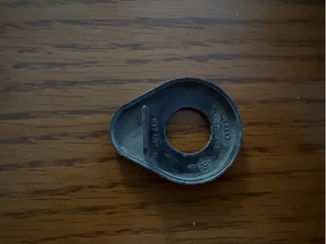 VAG 893837597B в наличии Киев