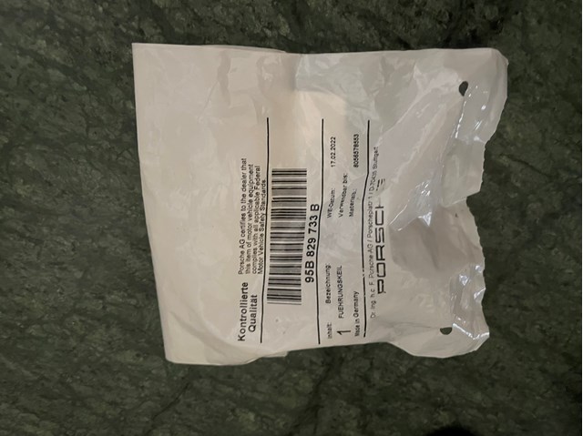 PORSCHE 95B829733B в наличии Кривой Рог