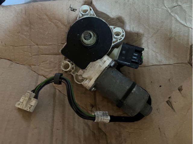 Привод электростеклоподъемника передний A2118202942 MERCEDES