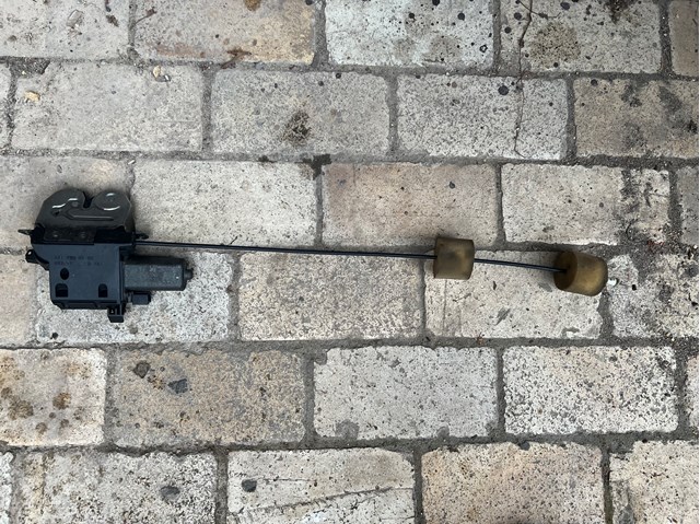 Замок двери багажника A2217500085 MERCEDES