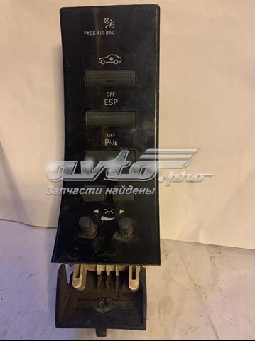 Блок кнопок центральной консоли A2218202910 MERCEDES