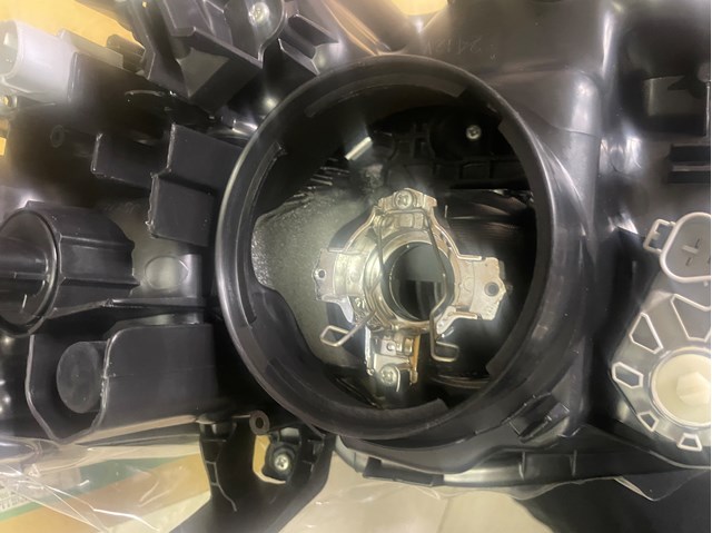 TOYOTA 8114533B60 Правая фара в наличии Полтава