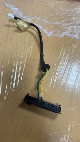 Кнопка привода замка 3/5 двери (ляды)/крышки багажника 253806RA1A NISSAN